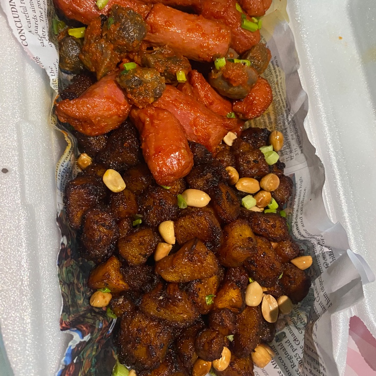 Kelewele with peppered gizzard