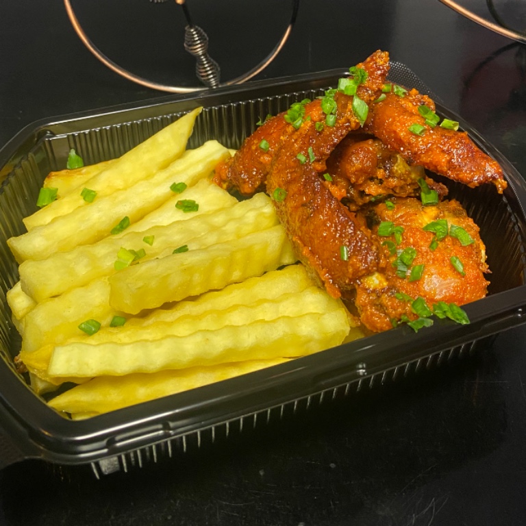 Yam chips with pork, turkey or chicken wings